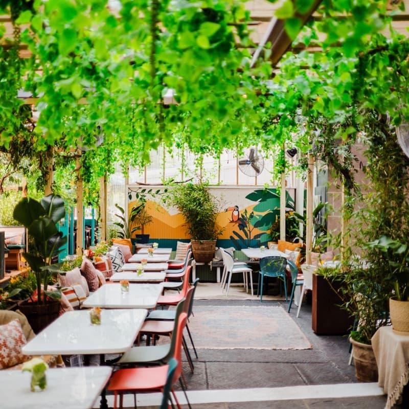 Residents Cafe & Bar