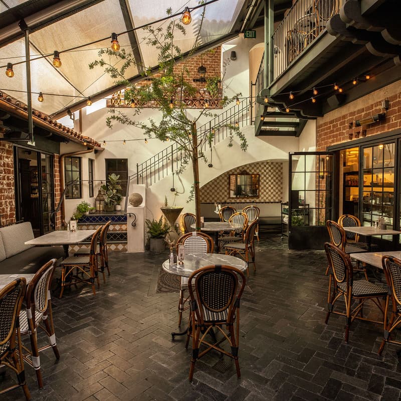 Violet Bistro