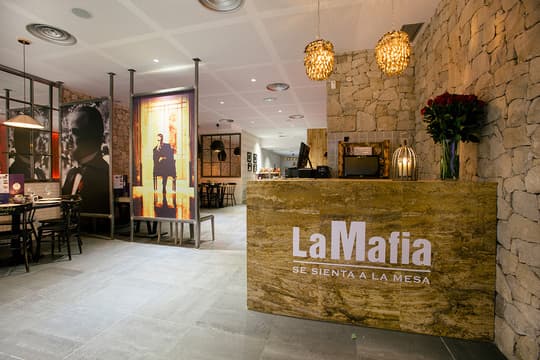 La Mafia se Sienta a La Mesa - Salamanca