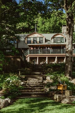Deer Mountain Inn