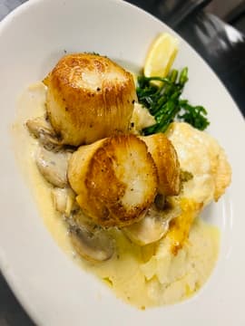 Curly’s Grille