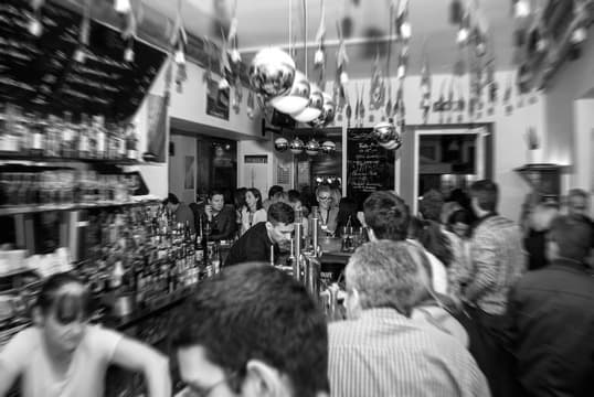 Auswärts Bar