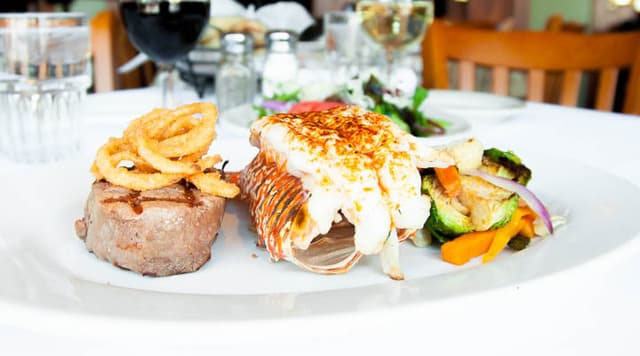 The Real Seafood Co. Toledo