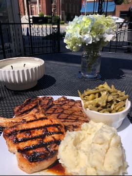Shades Café and Steakhouse