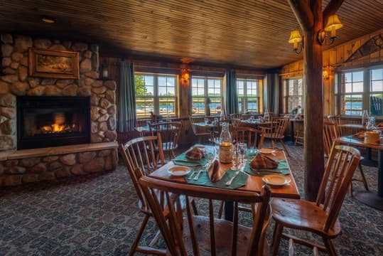 Rainbow Grille & Tavern