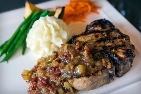 Raven's Den Steakhouse & Taproom
