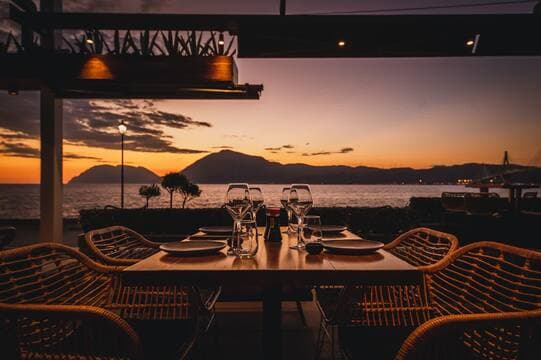 Distinto bar restaurant