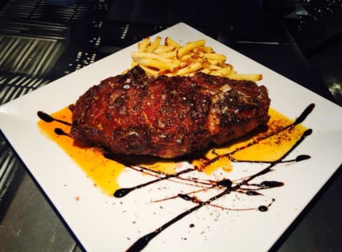 SURF ARINSAL- RESTAURANT & DISCOTECA