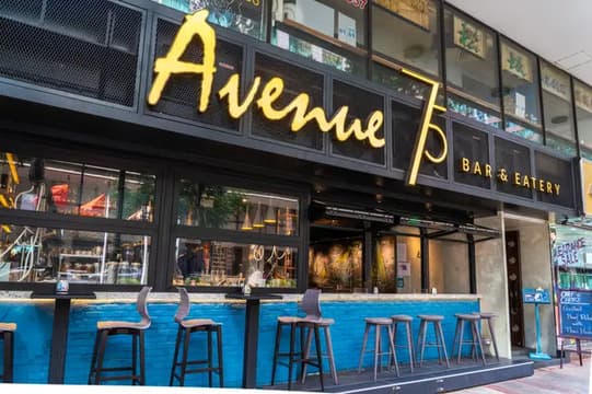 Avenue 75 Bar & Eatery