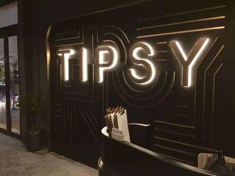 Tipsy Restaurant & Bar