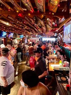 Barney's Beanery Santa Monica