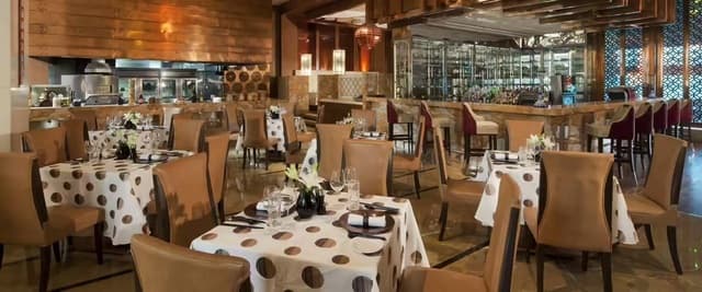 ChaoBella - Crowne Plaza