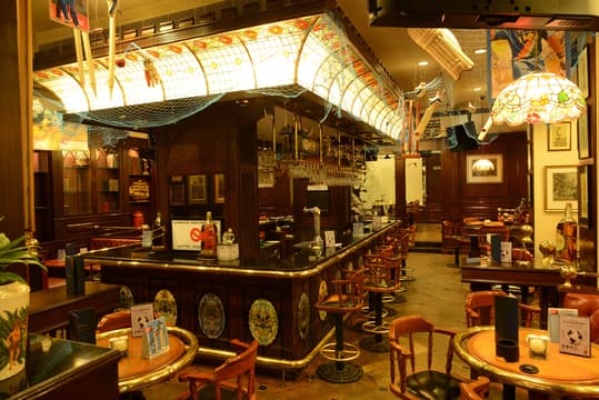 Geoffrey's - Marine Plaza