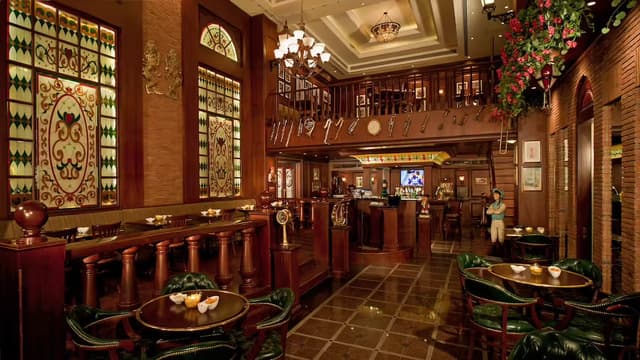 Geoffrey's Pub - Park Plaza