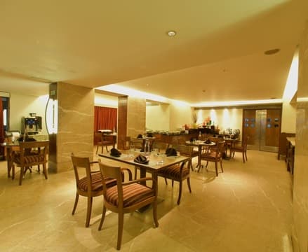 Cafe Treat - The Pride Hotel - Kilpauk