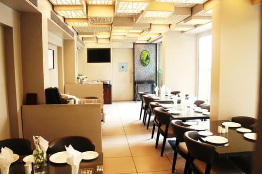 Cocoon- Dragonfly Hotel