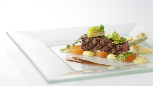 Dining & Bar · Teppanyaki "Sizzling" ダイニング＆バー「シズリング」・鉄板焼「シズリング」