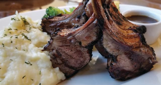 Bare Bones Steakhouse