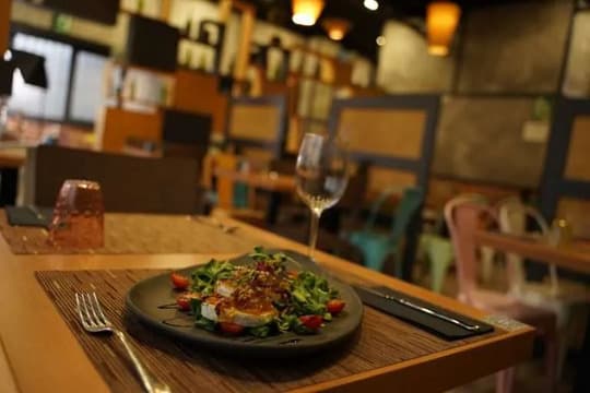La Almazara Restaurante/ Rompecubas