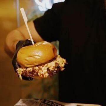 DELICIOUS BURGER streed food