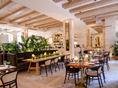 Avenida | Restaurant & Bar