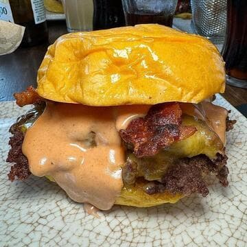 Tasty American Burger El Carmen