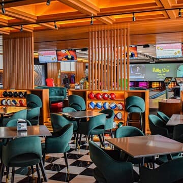 Billy Gin Bowling Alley Cancún