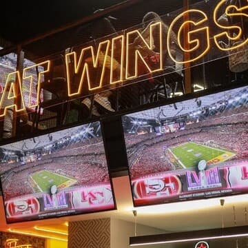 Restaurante The Wings Huayacan