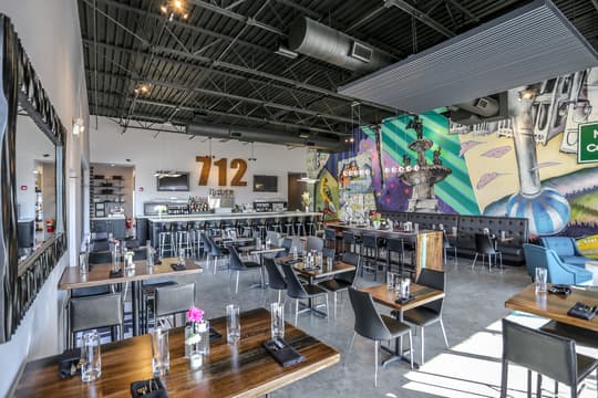 712 eat + drink