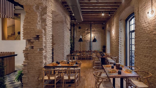 PERRO VIEJO TAPAS BAR