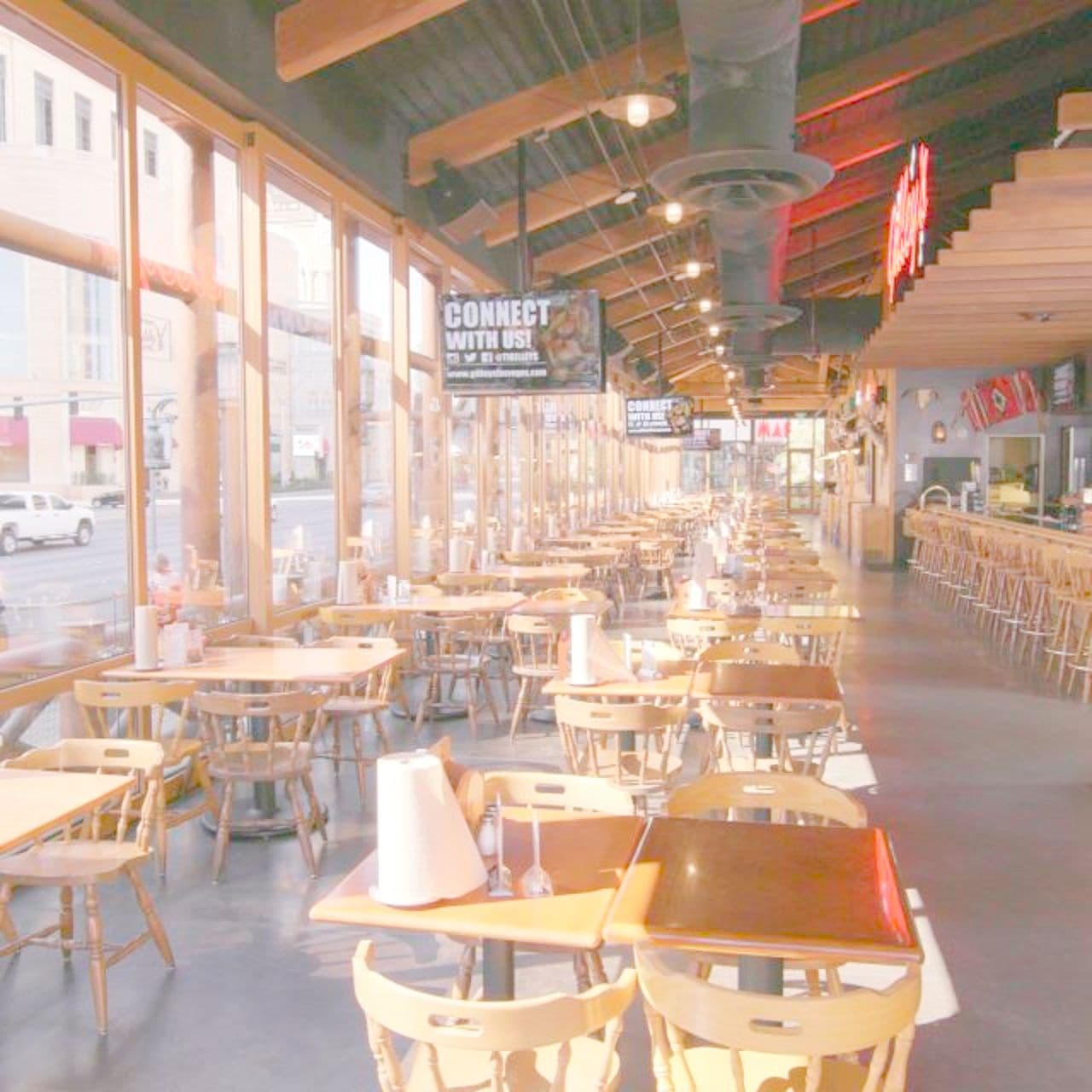 Gilley's Restaurant & Saloon