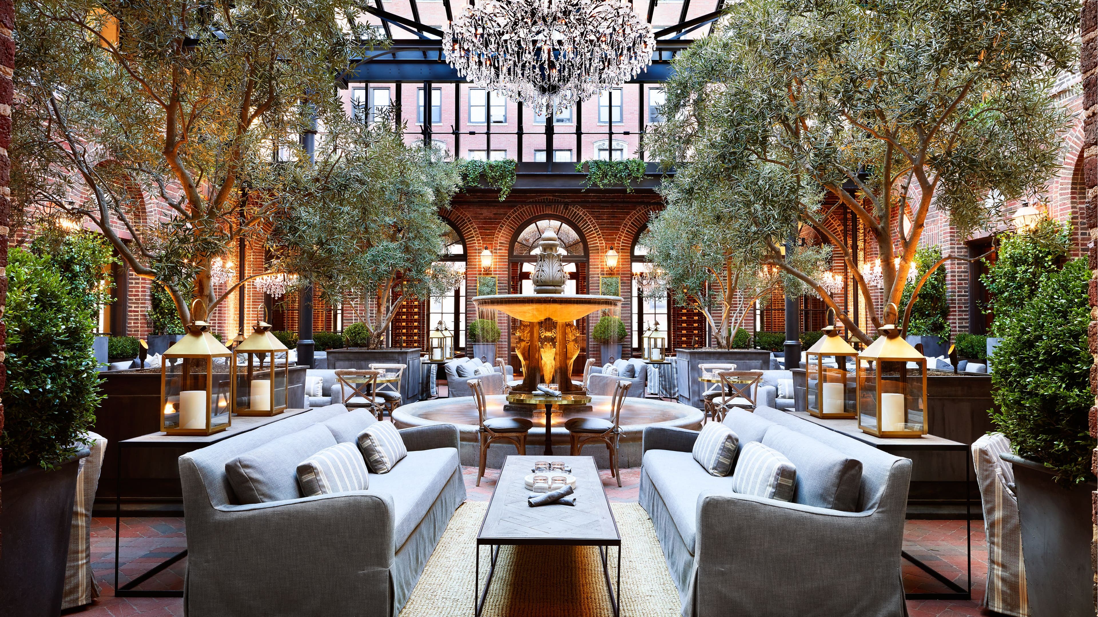 3 Arts Club Cafe at RH Chicago