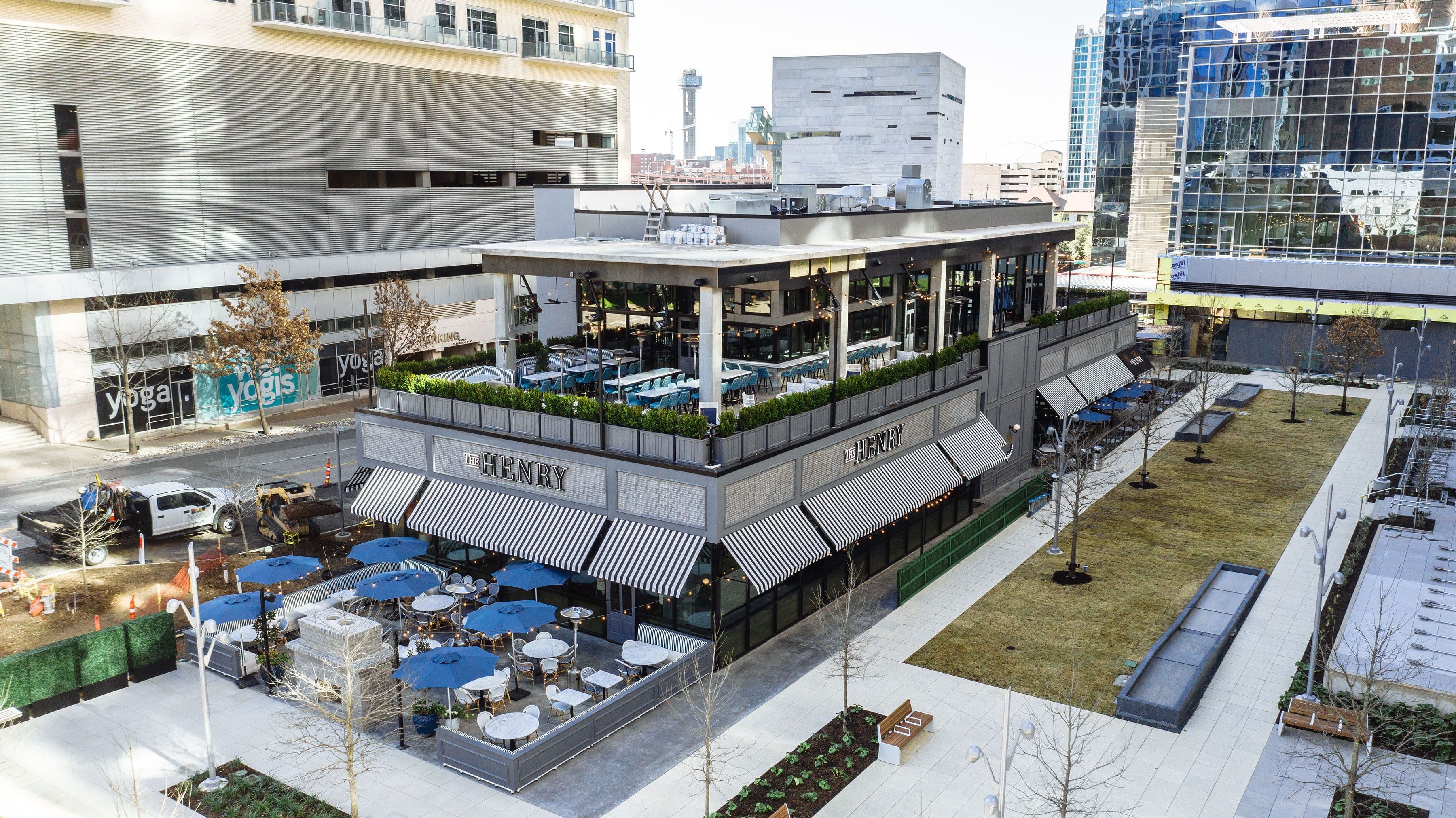 Hank’s Hideaway - The Henry Dallas Rooftop