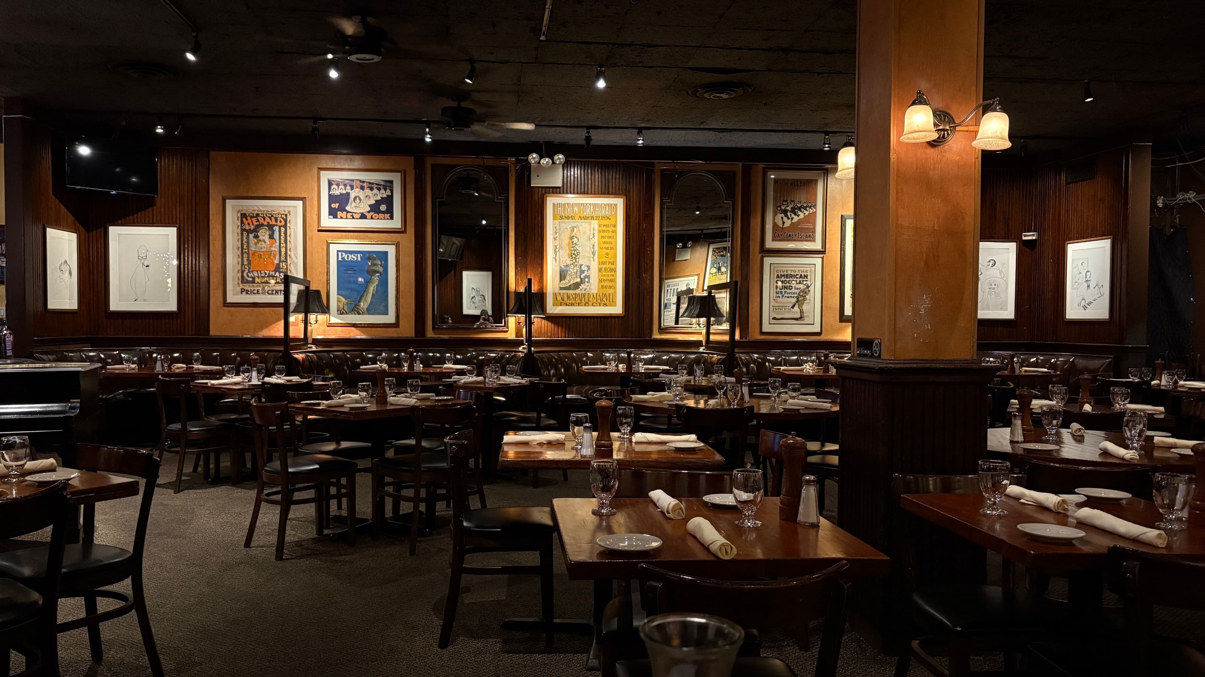 Knickerbocker Bar and Grill