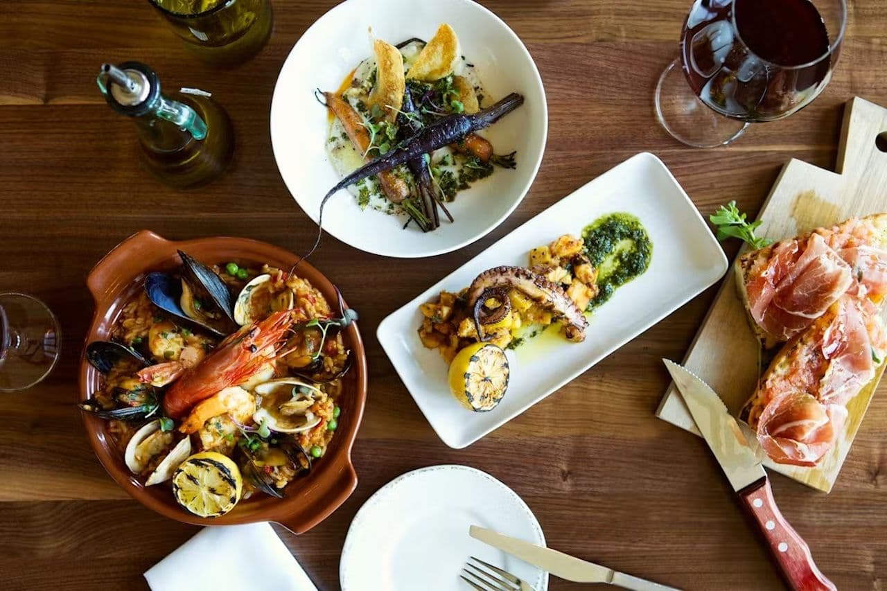 Oporto Fooding House + Wine