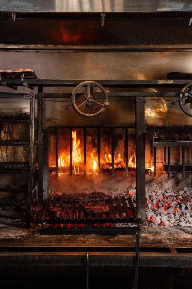 El Che Steakhouse & Bar
