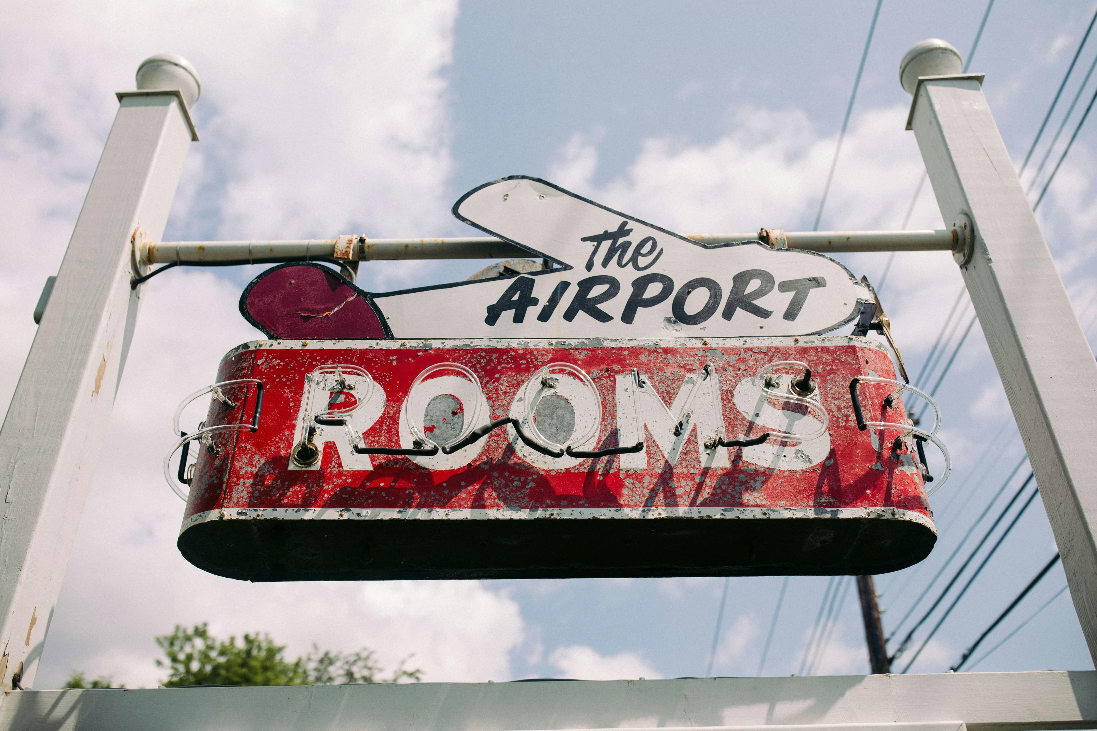TOURISTS & The Airport Rooms